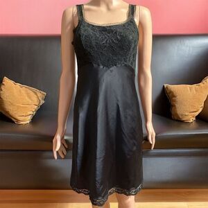 Vintage Barbizon Black Accolade Bow Floral Lace Slip Dress